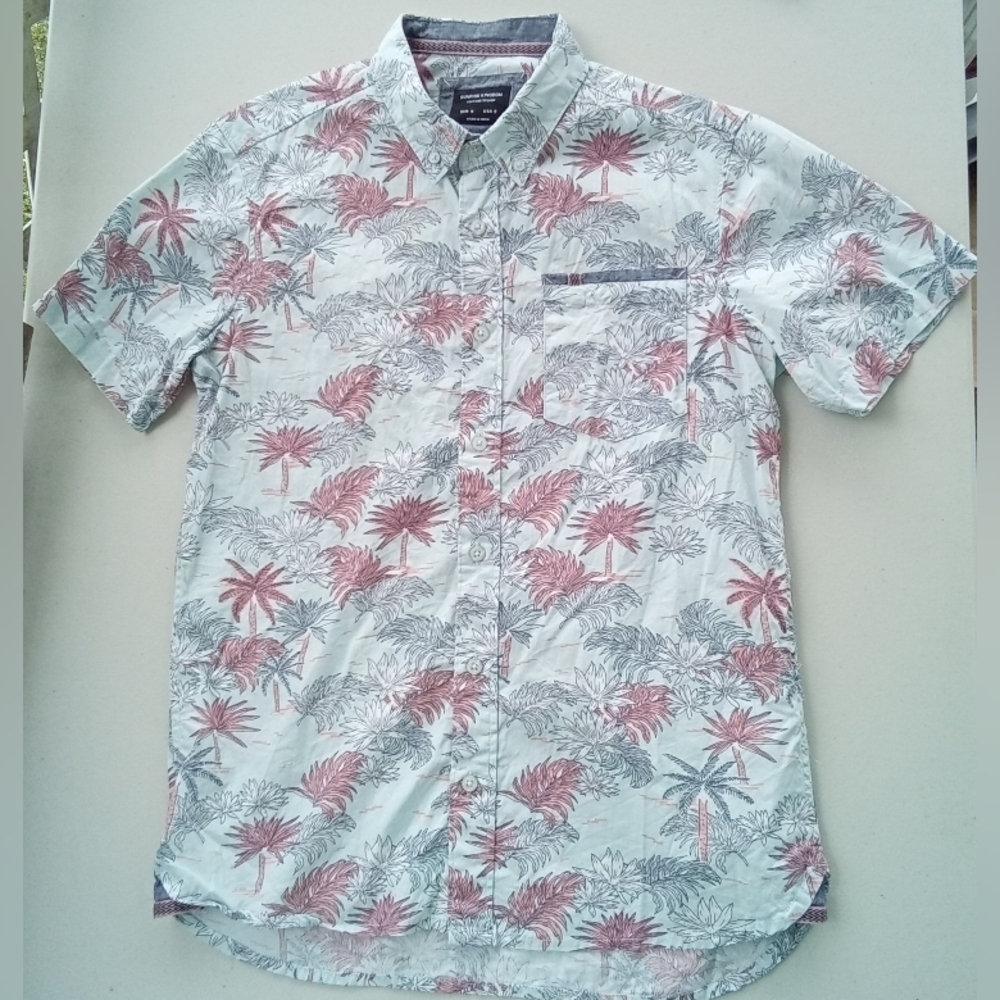 Sunrise Kingdom Tropical Palm Short Sleeve Button Down - Small